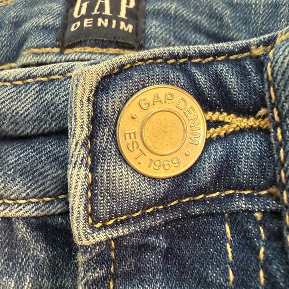 GAP Little Girls’ Size 6 Flare Jeans with adjustable elastic waist bands - Picture 4 of 7